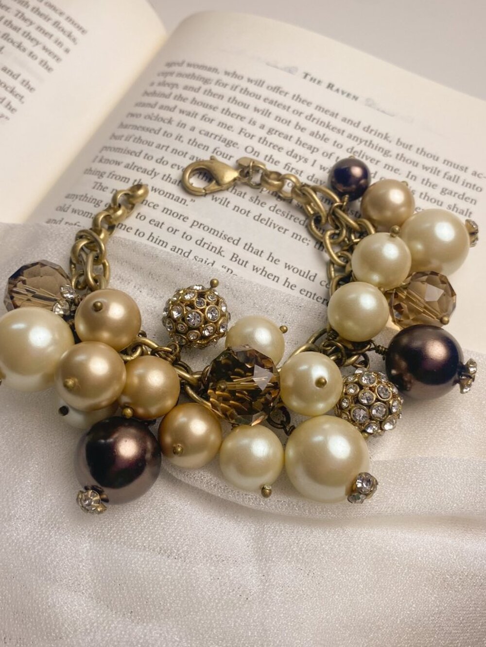 Stella and Dot Audrey Neutral Cluster Pearl Crystal Beaded Gold Chain Bracelet - Picture 2 of 12